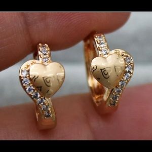 18 kt gold laser cut heart clip hoop studs